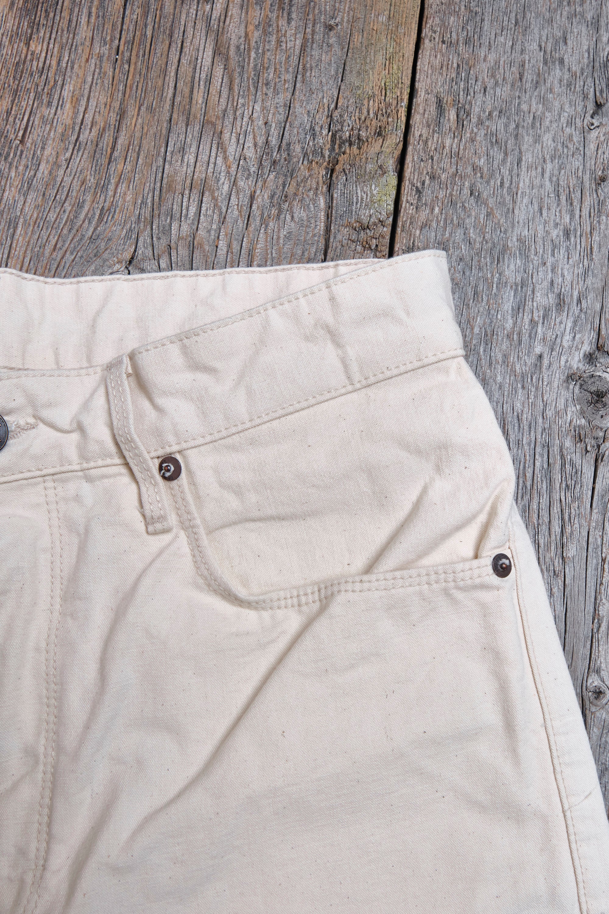 Modesto Buckleback 11 Ounce Natural Canvas
