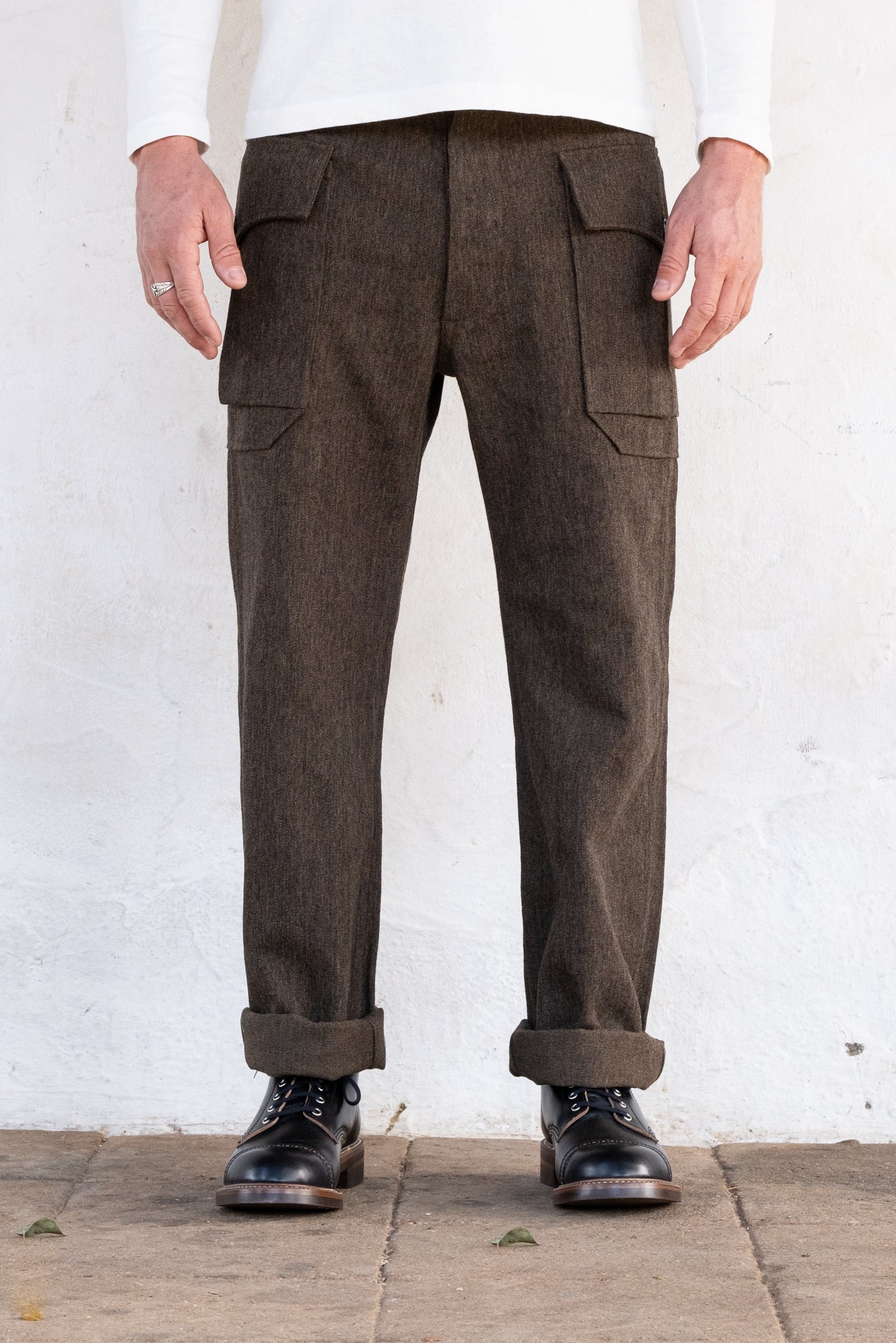 Wool Twill Belly Open Frared Pants